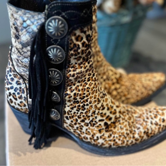 Old Gringo Double D Ranch “Skat Kat” hair on hide - Picture 6 of 10